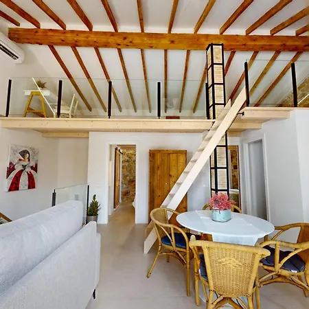 Ca La Iaia By Family Homes